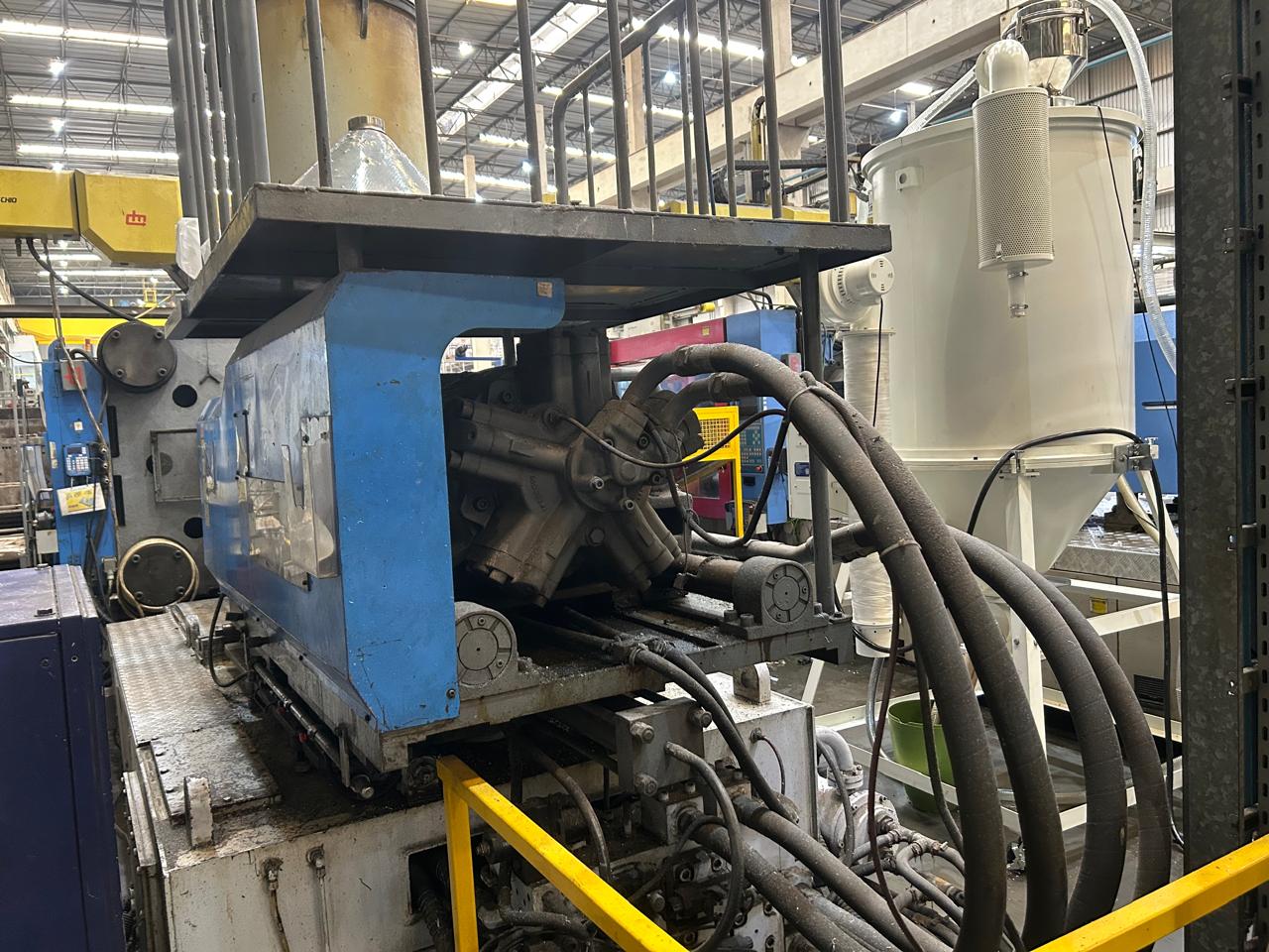 Injetora FCS 1000 ton